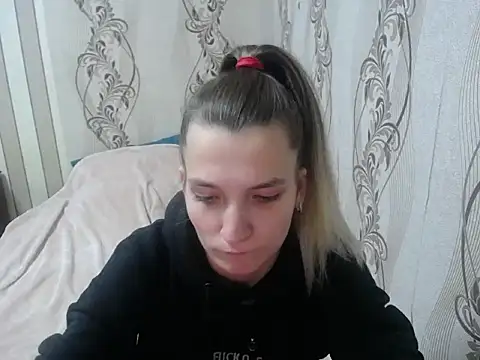 AlissaClark online show from 10-26-25, 09:21