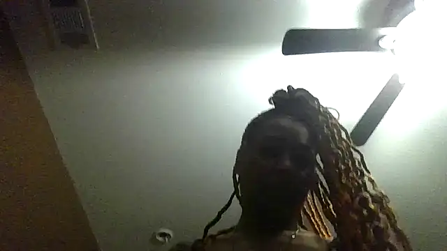 Snapshot of Flossee chatting on 12-19-25, 09:38 Flossee online show from 12-19-25, 09:38