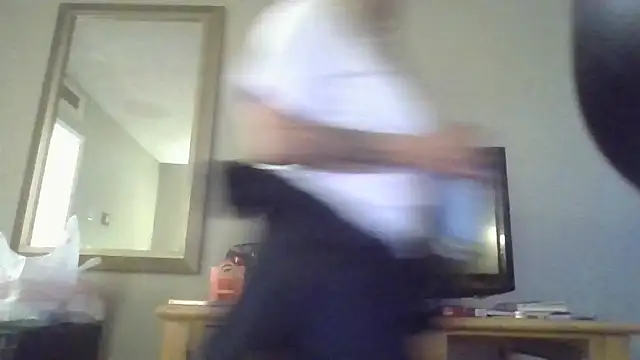 Snapshot of Flossee chatting on 02-01-26, 08:07 Flossee online show from 02-01-26, 08:07