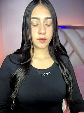 Snapshot of isabela_l chatting on 09-28-25, 02:50 isabela l online show from 09-28-25, 02:50