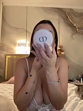 TiffaNoel online show from 09-20-25, 04:30