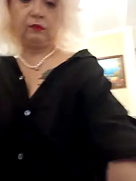 Snapshot of SquirtMilf00 chatting on 03-03-25, 01:31 SquirtMilf00 online show from 03-03-25, 01:31