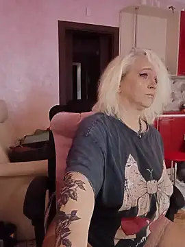 Snapshot of SquirtMilf00 chatting on 09-23-25, 02:03 SquirtMilf00 online show from 09-23-25, 02:03