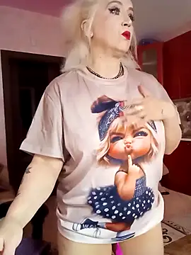 Snapshot of SquirtMilf00 chatting on 10-16-25, 01:50 SquirtMilf00 online show from 10-16-25, 01:50