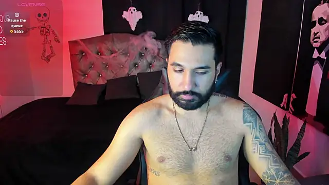 Snapshot of DanteAndVictoria chatting on 10-30-25, 11:16 DanteAndVictoria online show from 10-30-25, 11:16