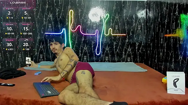 nextboywell1 online show from 12-23-25, 03:04