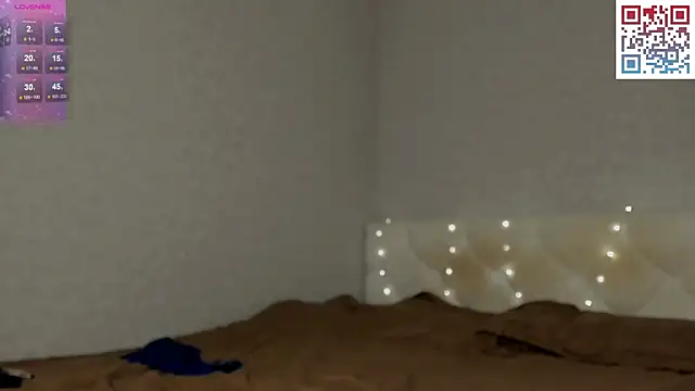 Snapshot of princess_diamonds chatting on 02-08-26, 01:47 princess diamonds online show from 02-08-26, 01:47