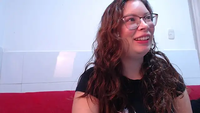 Snapshot of zoewhite2 chatting on 10-25-25, 07:08 zoewhite2 online show from 10-25-25, 07:08