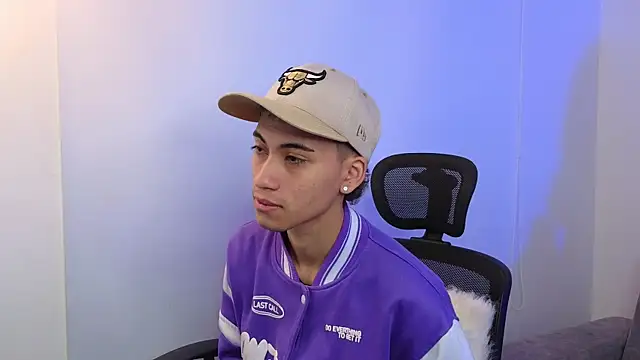 yulian vasquez online show from 10-04-25, 12:25