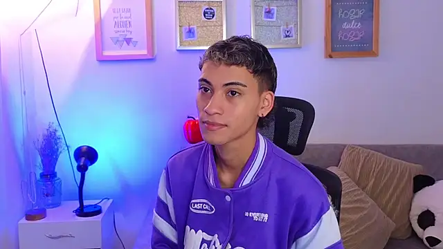 yulian vasquez online show from 11-04-25, 12:26