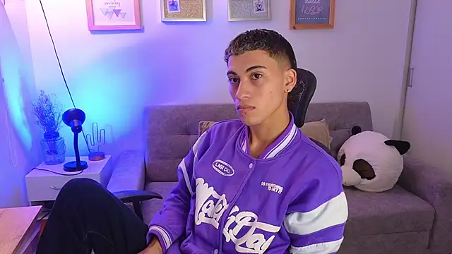 yulian vasquez online show from 11-24-25, 12:16