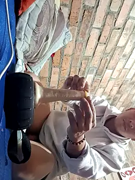 Snapshot of GaaraDiaz chatting on 09-25-25, 04:05 GaaraDiaz online show from 09-25-25, 04:05