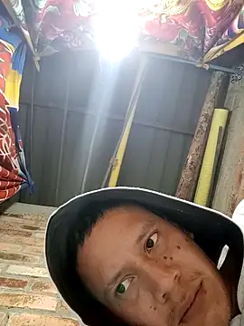 Snapshot of GaaraDiaz chatting on 10-21-25, 06:14 GaaraDiaz online show from 10-21-25, 06:14