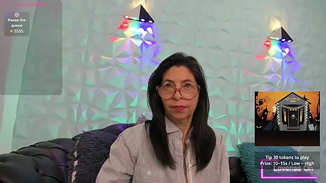 SabinaDeluxe cg online show from 10-23-25, 12:15