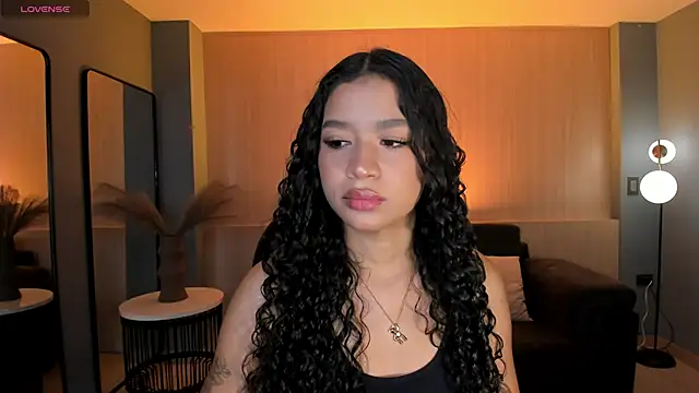 SophieHouston  online show from 10-04-25, 04:10