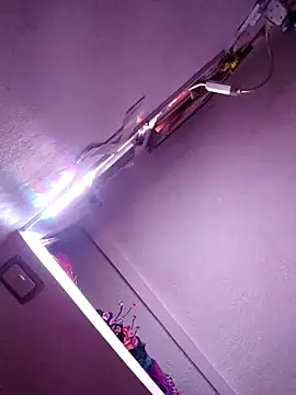 Snapshot of melisa_hot420 chatting on 10-26-25, 05:35 melisa hot420 online show from 10-26-25, 05:35