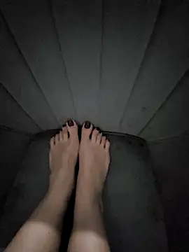 Victoria Vergara online show from 11-22-25, 06:07