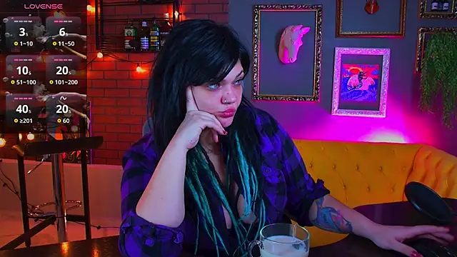 MaryHarrys online show from 12-04-25, 02:43