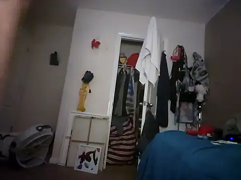 Snapshot of Scott654538 chatting on 09-20-25, 12:00 Scott654538 online show from 09-20-25, 12:00