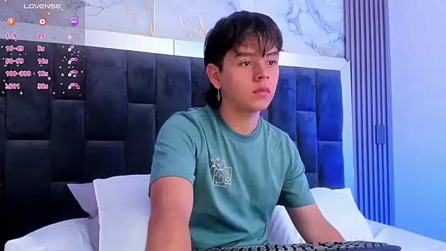 Snapshot of nico_leroy chatting on 09-10-25, 10:21 nico leroy online show from 09-10-25, 10:21