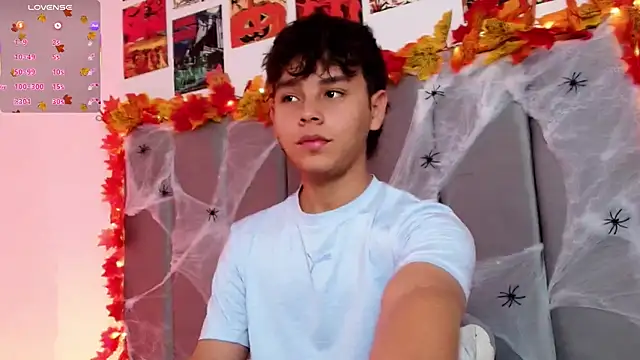 Snapshot of nico_leroy chatting on 10-17-25, 05:26 nico leroy online show from 10-17-25, 05:26