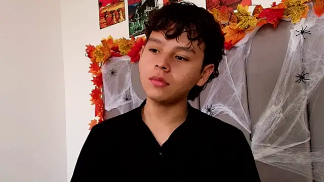 Snapshot of nico_leroy chatting on 10-29-25, 10:11 nico leroy online show from 10-29-25, 10:11