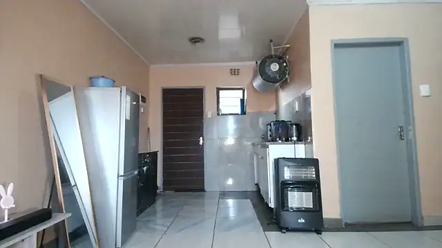 BusybooobsXXX3 online show from 10-21-25, 04:13