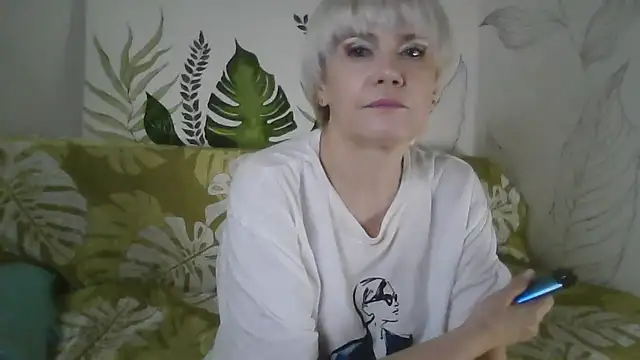 Catty Lady online show from 11-15-25, 04:58