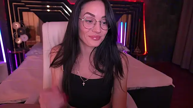 Snapshot of EviLune chatting on 09-21-25, 08:10 EviLune online show from 09-21-25, 08:10