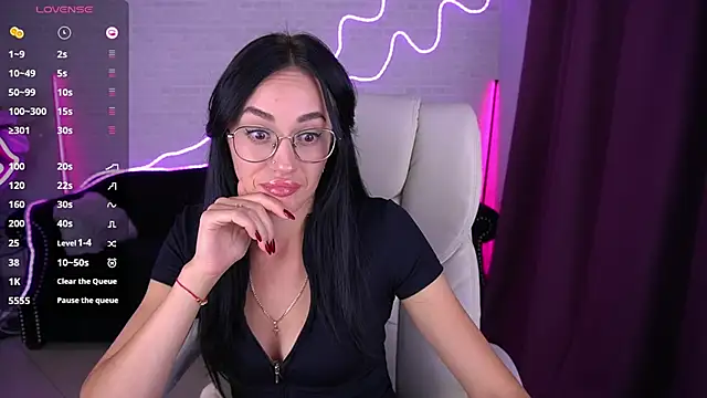 Snapshot of EviLune chatting on 09-23-25, 08:01 EviLune online show from 09-23-25, 08:01