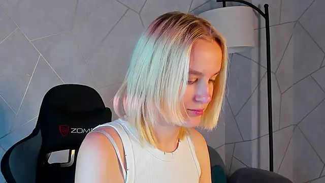 Snapshot of Carolin_Miller chatting on 09-30-25, 09:03 Carolin Miller online show from 09-30-25, 09:03