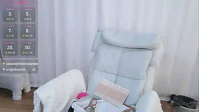 Snapshot of Ailsa-Baby chatting on 10-25-25, 05:26 Ailsa-Baby online show from 10-25-25, 05:26