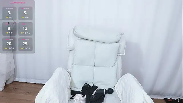 Snapshot of Ailsa-Baby chatting on 11-22-25, 10:47 Ailsa-Baby online show from 11-22-25, 10:47