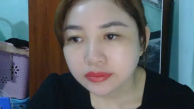 Uhem112 online show from 10-26-25, 01:44