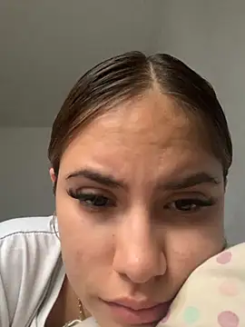 Snapshot of MiiluRosse chatting on 11-14-25, 06:06 MiiluRosse online show from 11-14-25, 06:06