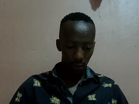 Snapshot of shadez94 chatting on 09-20-25, 07:37 shadez94 online show from 09-20-25, 07:37