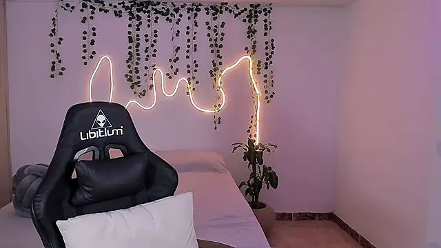 sara doll77 online show from 09-18-25, 09:39