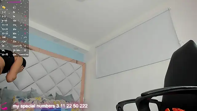 Snapshot of molly_gomezz chatting on 10-25-25, 01:51 molly gomezz online show from 10-25-25, 01:51