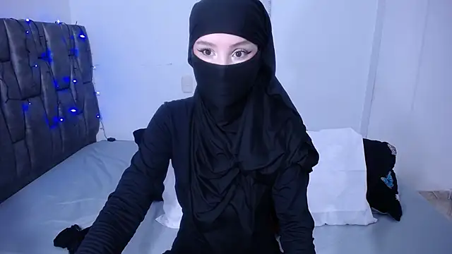 Snapshot of __Nahia chatting on 10-22-25, 01:44 Nahia online show from 10-22-25, 01:44