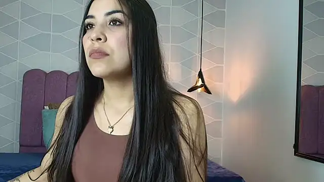 Snapshot of Aly_Loving chatting on 10-24-25, 08:16 Aly Loving online show from 10-24-25, 08:16