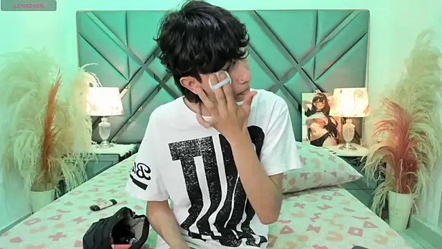 Milan LewisS online show from 04-16-26, 12:39