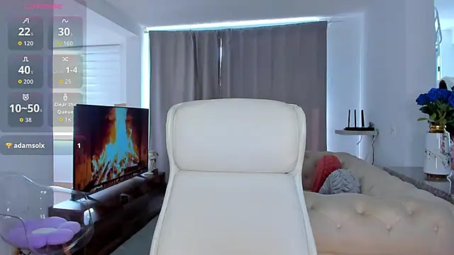 Snapshot of MeganScott chatting on 11-21-25, 08:18 MeganScott online show from 11-21-25, 08:18