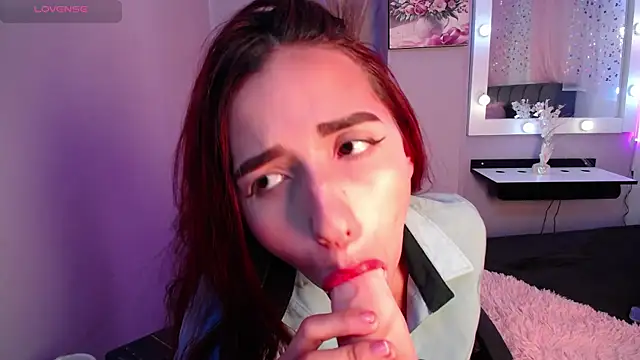 Snapshot of NataliaPrada_s chatting on 09-17-25, 07:26 NataliaPrada s online show from 09-17-25, 07:26