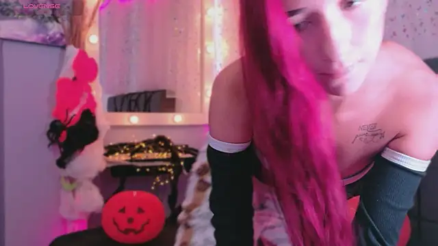 Snapshot of NataliaPrada_s chatting on 10-15-25, 05:13 NataliaPrada s online show from 10-15-25, 05:13