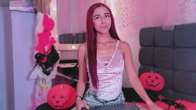 Snapshot of NataliaPrada_s chatting on 10-23-25, 04:50 NataliaPrada s online show from 10-23-25, 04:50