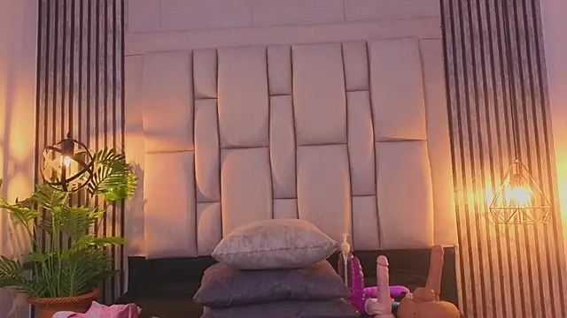 Snapshot of bryonycutee chatting on 01-13-26, 12:21 bryonycutee online show from 01-13-26, 12:21