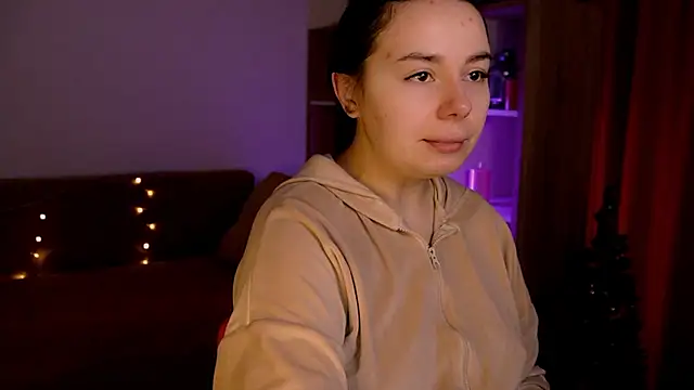 Snapshot of Di_na_Bell chatting on 01-14-26, 06:41 Di na Bell online show from 01-14-26, 06:41