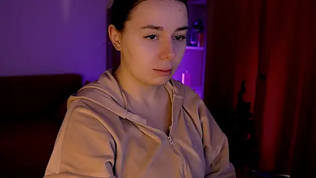 Snapshot of Di_na_Bell chatting on 01-16-26, 06:50 Di na Bell online show from 01-16-26, 06:50