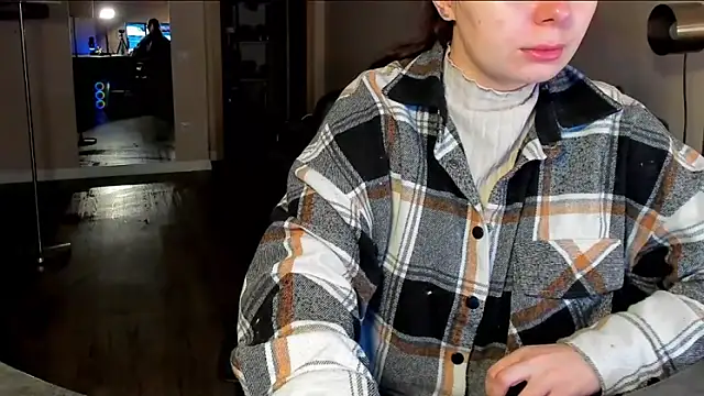 Snapshot of Di_na_Bell chatting on 02-07-26, 01:26 Di na Bell online show from 02-07-26, 01:26