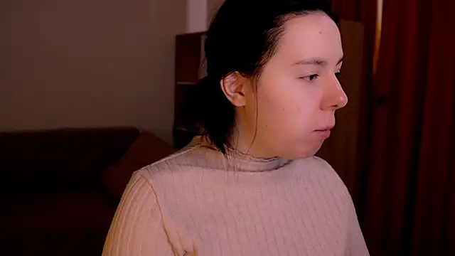 Snapshot of Di_na_Bell chatting on 02-18-26, 07:04 Di na Bell online show from 02-18-26, 07:04